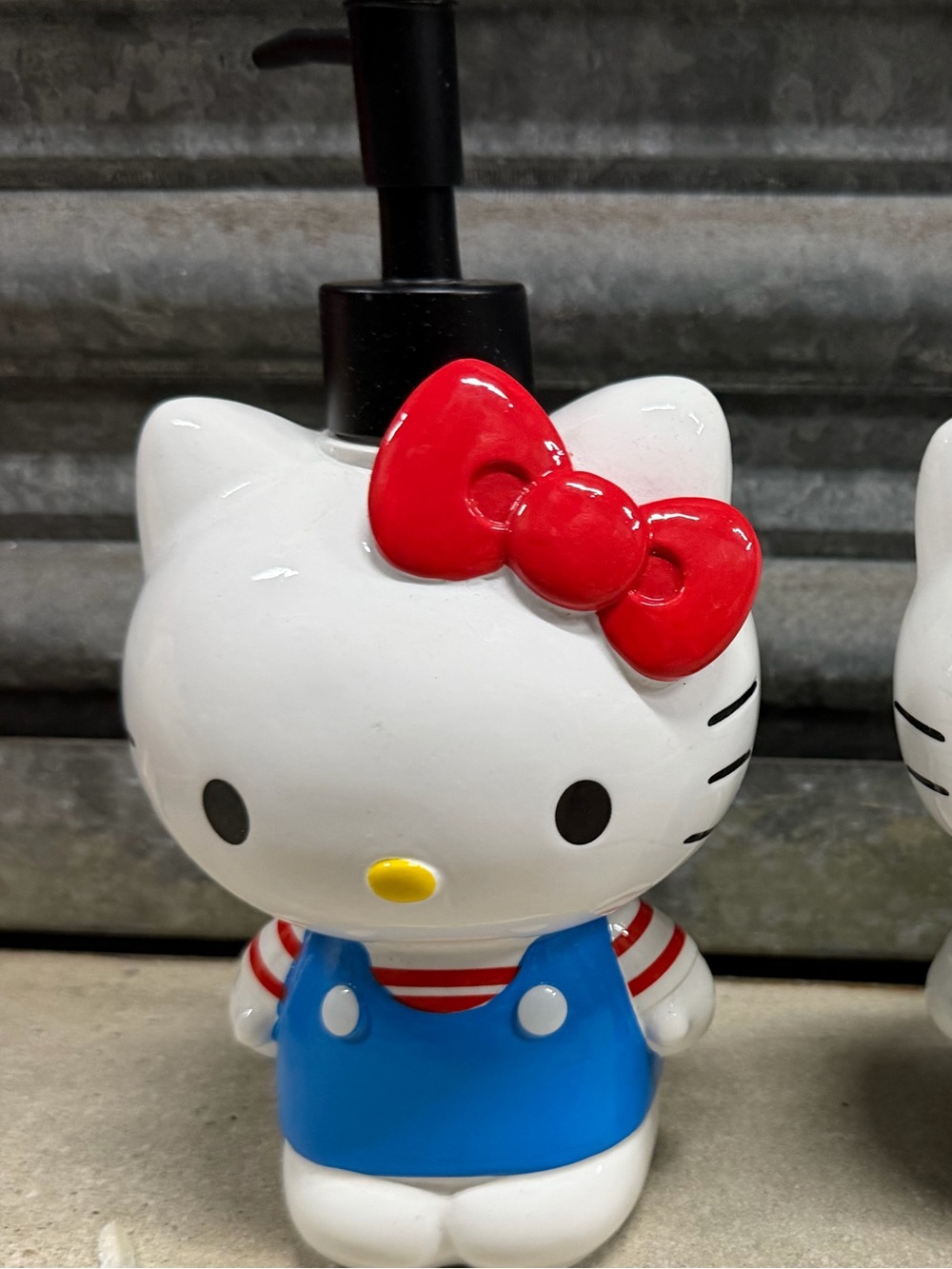 Hello Kitty soap dispenser new
